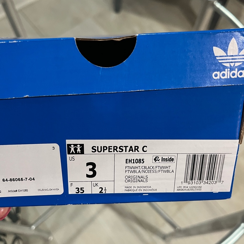 Adidas - Picture 2 of 4